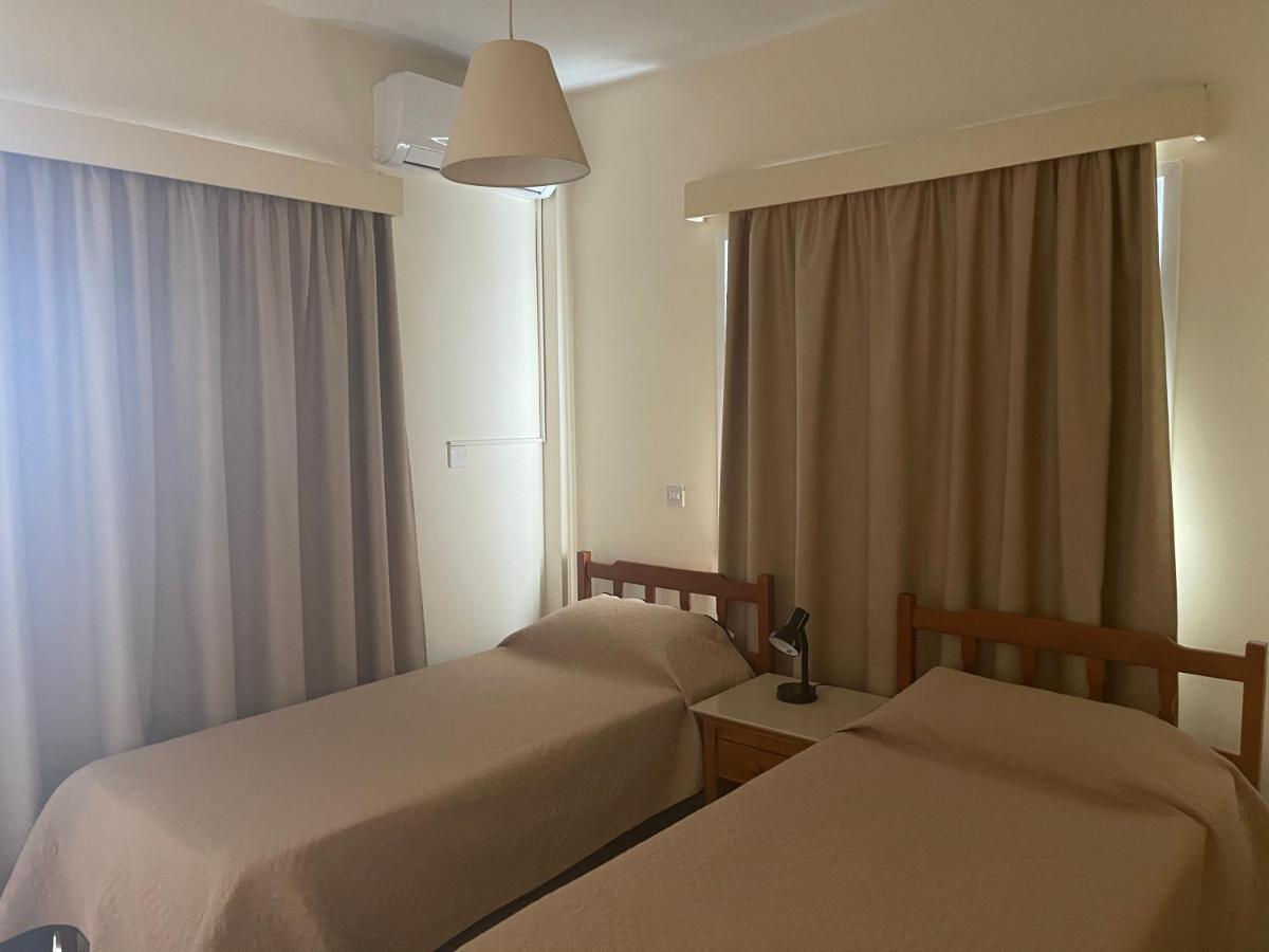 Terpsithea Apartments ไอยานาปา ภายนอก รูปภาพ