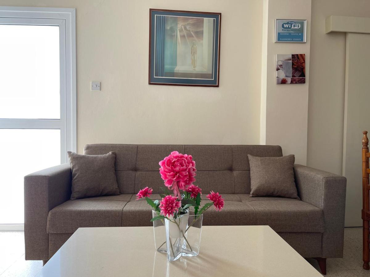 Terpsithea Apartments ไอยานาปา ภายนอก รูปภาพ