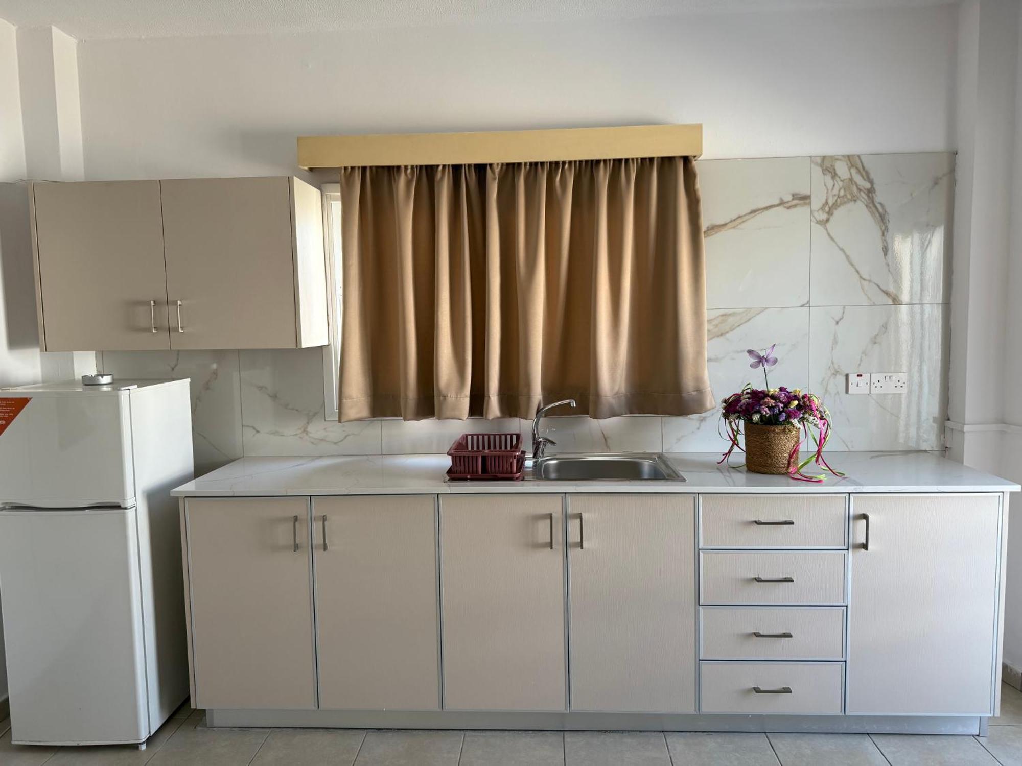 Terpsithea Apartments ไอยานาปา ภายนอก รูปภาพ