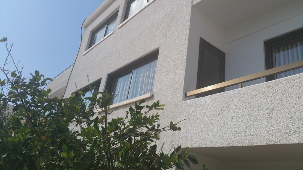Terpsithea Apartments ไอยานาปา ภายนอก รูปภาพ