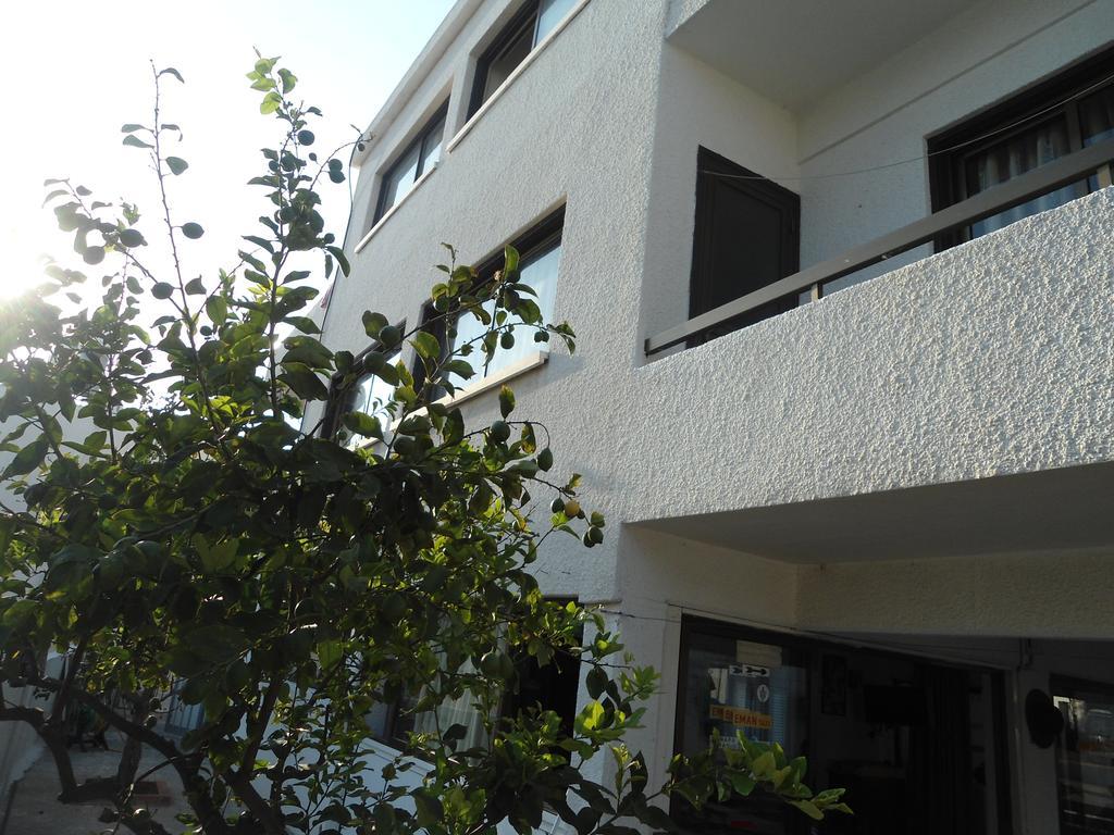 Terpsithea Apartments ไอยานาปา ภายนอก รูปภาพ